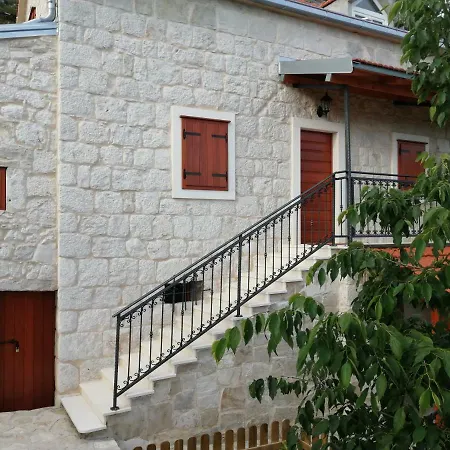 Сasa de vacaciones Village House For Rest Jesenice (Split-Dalmatia)
