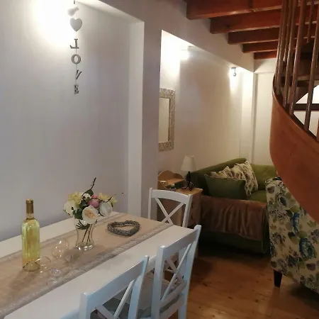 Сasa de vacaciones Village House For Rest