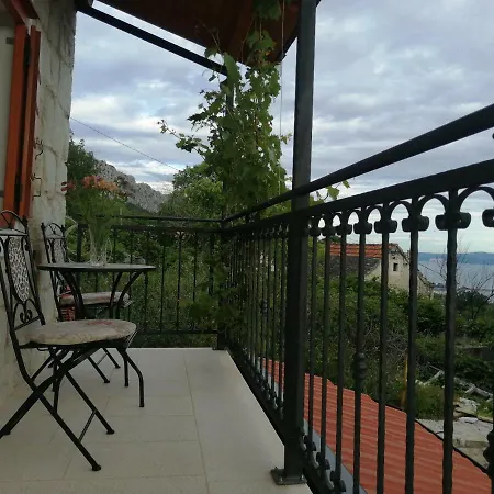 Village House For Rest Сasa de vacaciones *