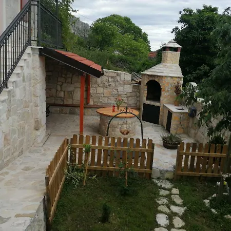 Village House For Rest Сasa de vacaciones
